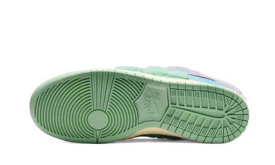 Nike SB Dunk Low Verdy Visty - Image 3